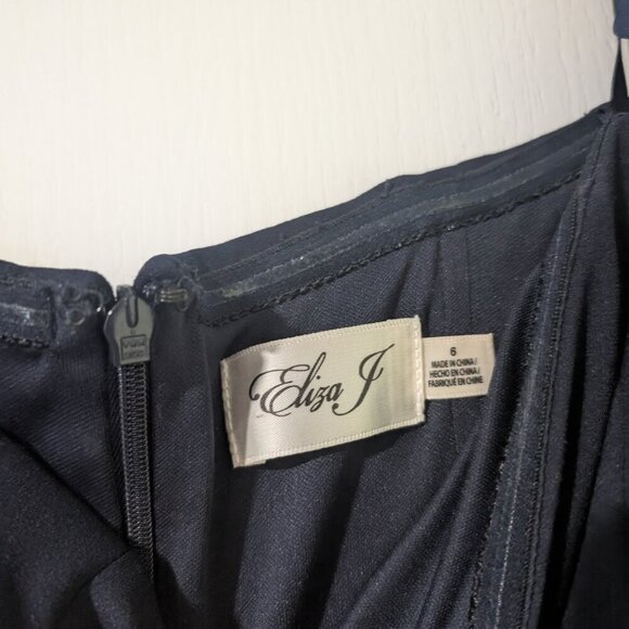 Eliza J | Off-the-Shoulder 3D Floral Sleeve Scuba Crepe Evening Dress - Picture 5 of 12